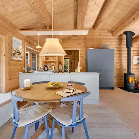 Feriehus Cozy In With Kitchen